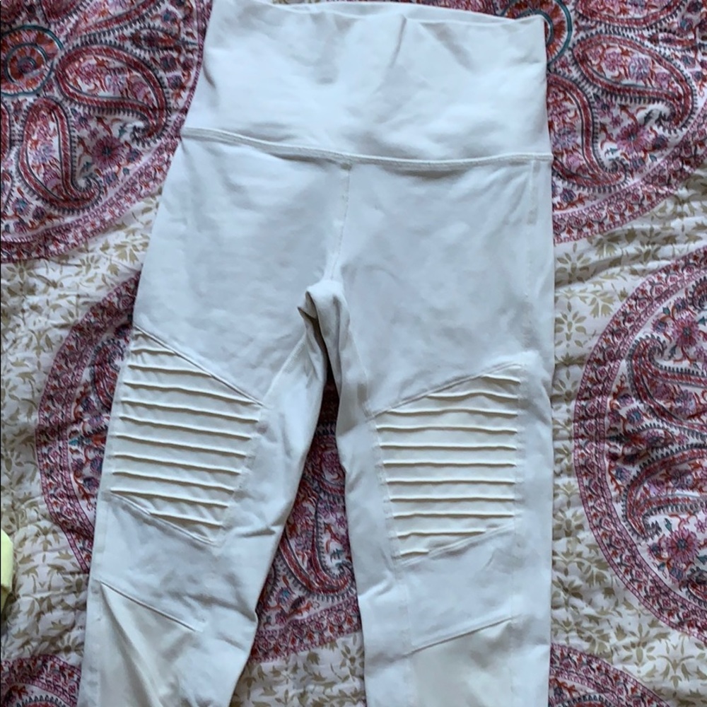 White Alo Yoga Moro leggings